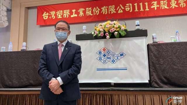 cover image of news article