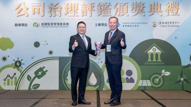 cover image of news article